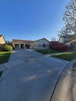 featured image of 1221 Plumas Links St