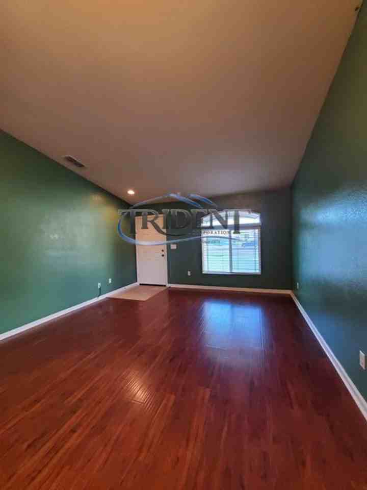 1221 Plumas Links St - Photo 4 of 27