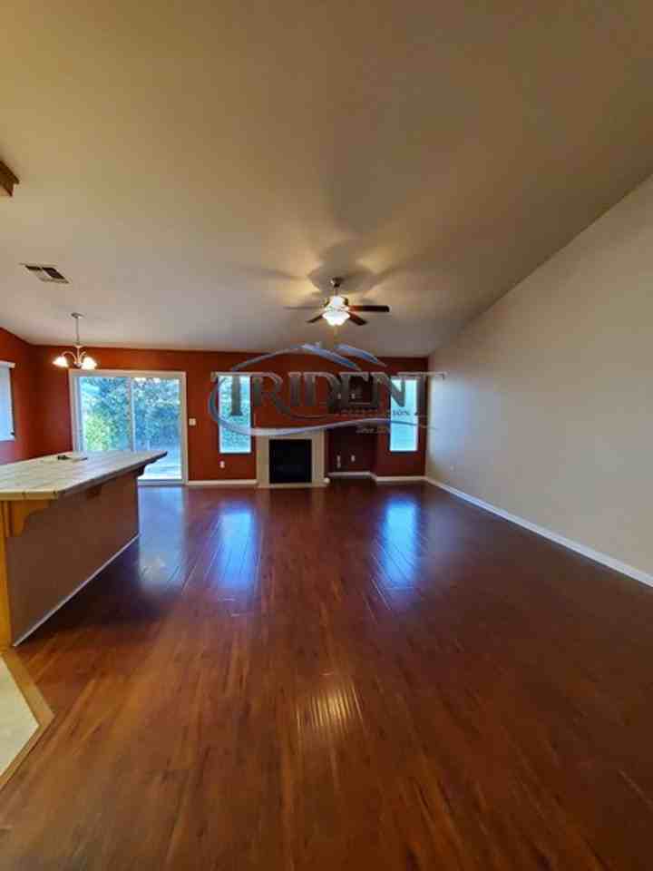 1221 Plumas Links St - Photo 6 of 27