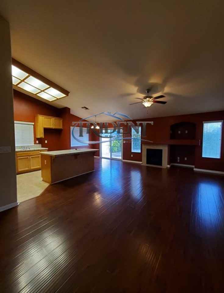 1221 Plumas Links St - Photo 7 of 27