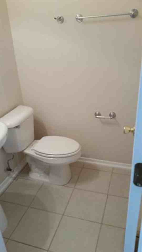 208 Student Union St - Photo 7 of 11