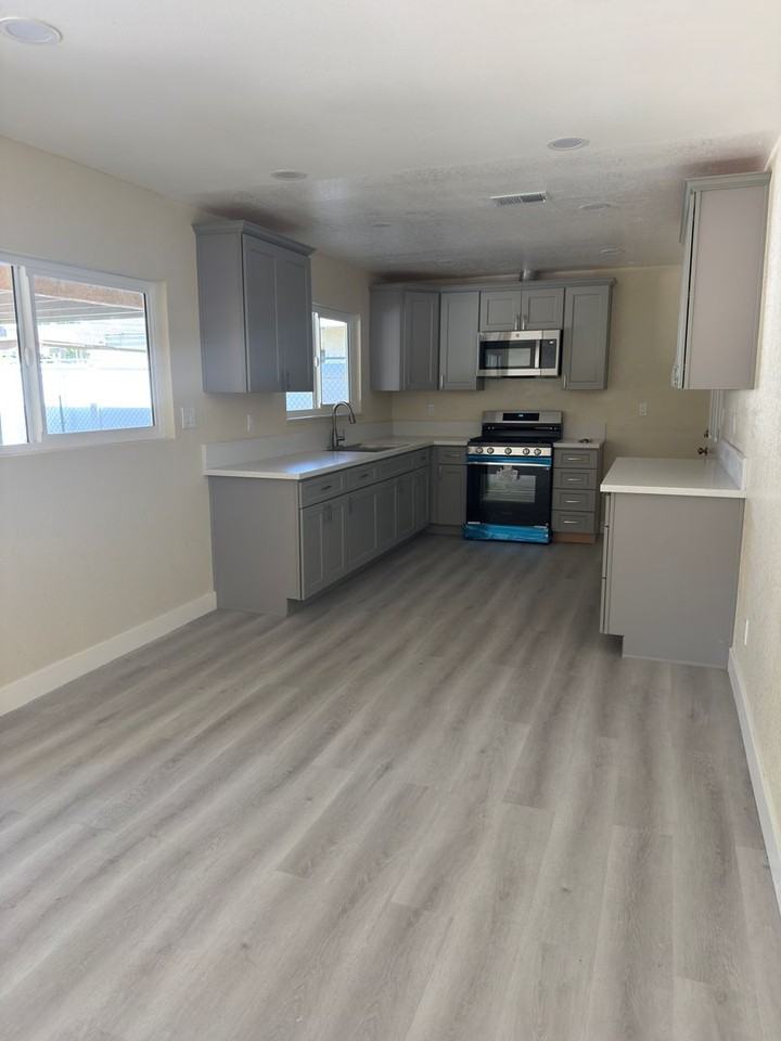 17424 Seville Ct - Photo 2 of 15