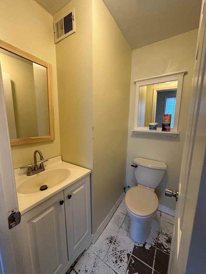 201 S Jackson St - Photo 5 of 13