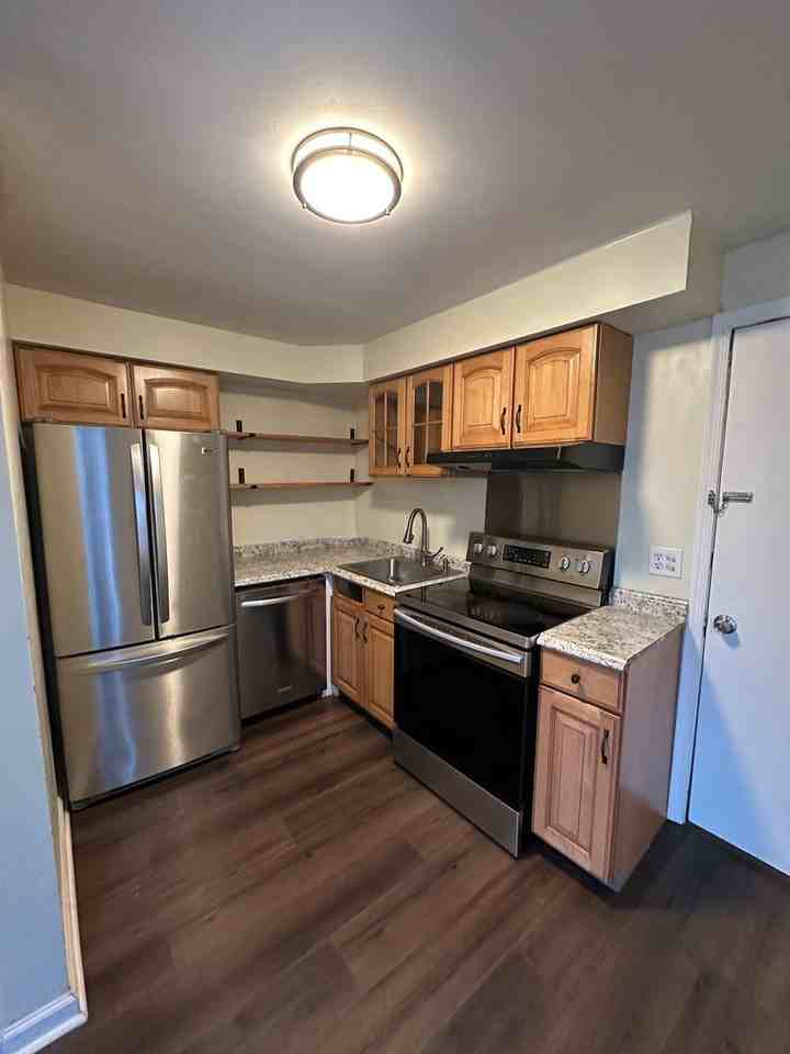 201 S Jackson St - Photo 6 of 13