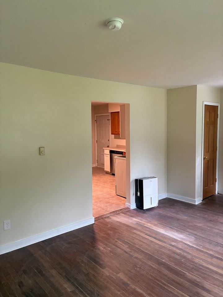 1002 W Cascade Ave - Photo 5 of 15