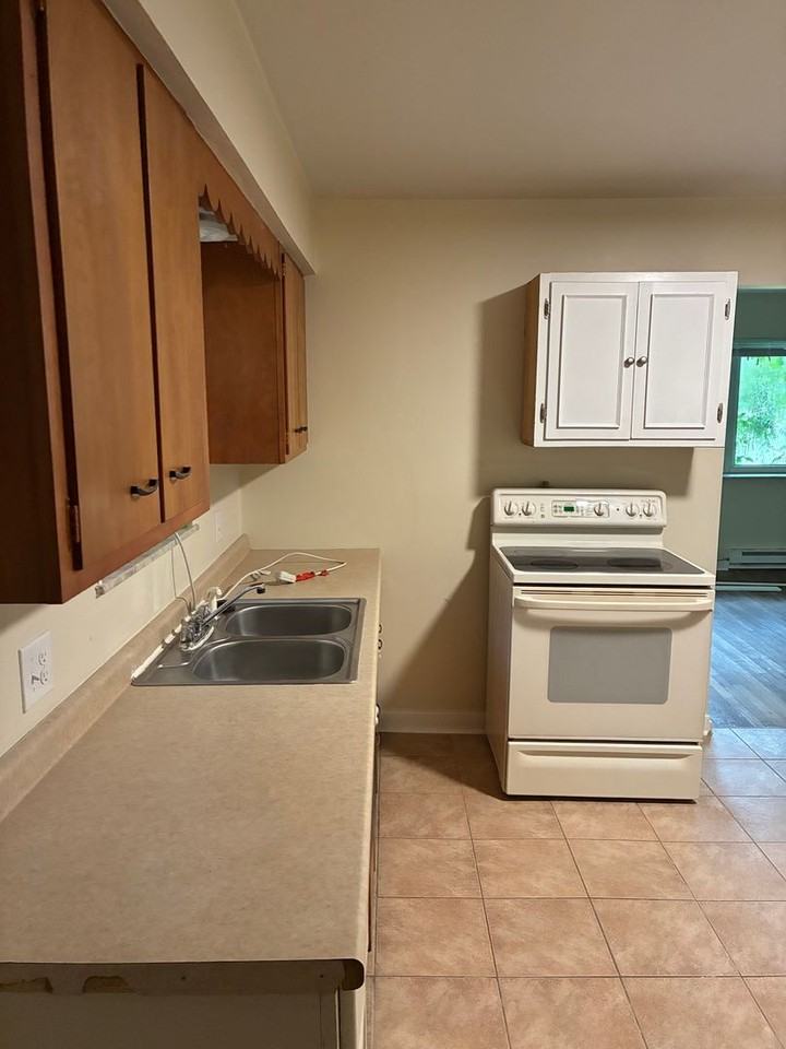 1002 W Cascade Ave - Photo 7 of 15