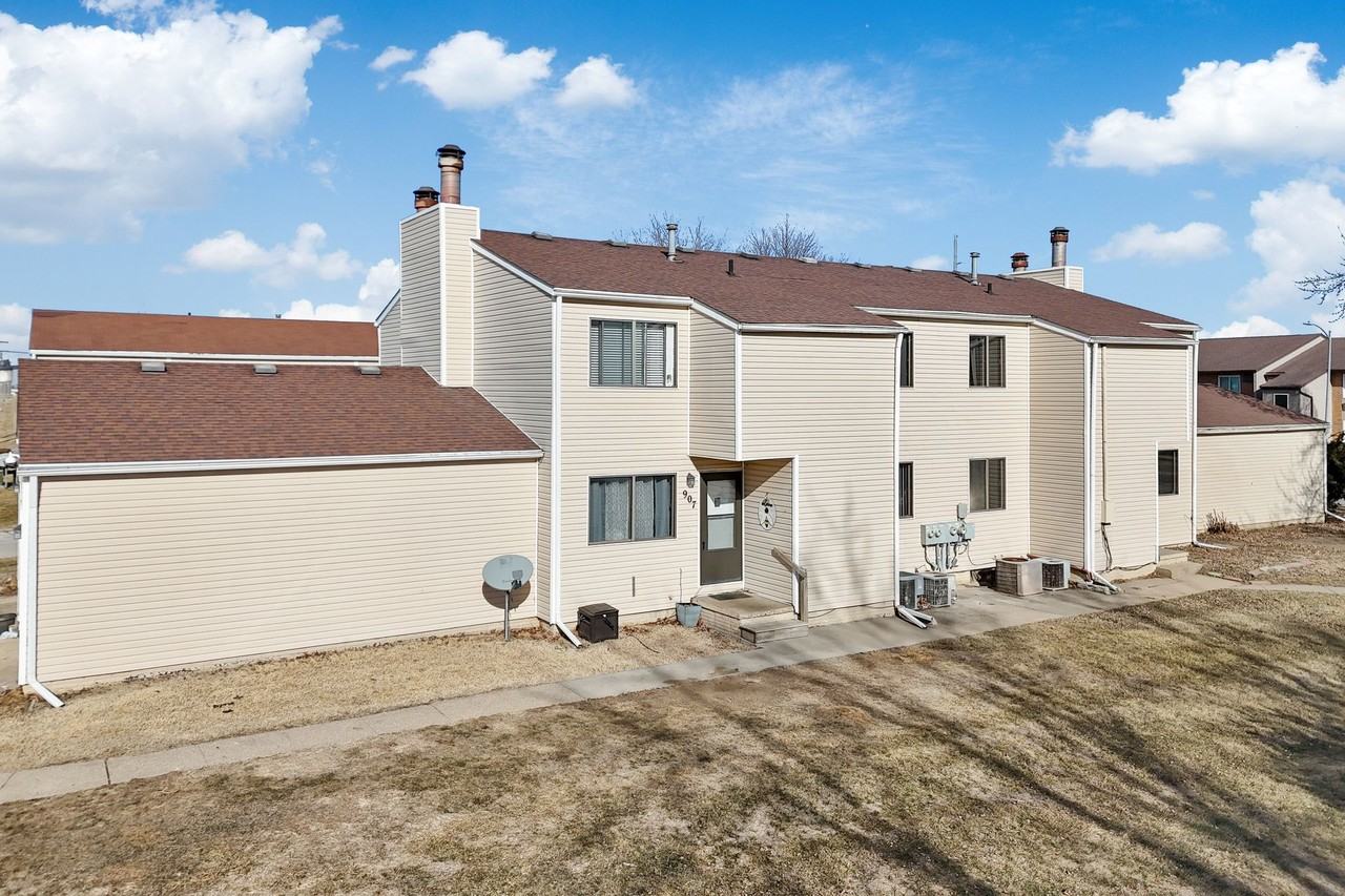 Find Your Perfect Fit at East Park Apartments! - Photo 2 of 35