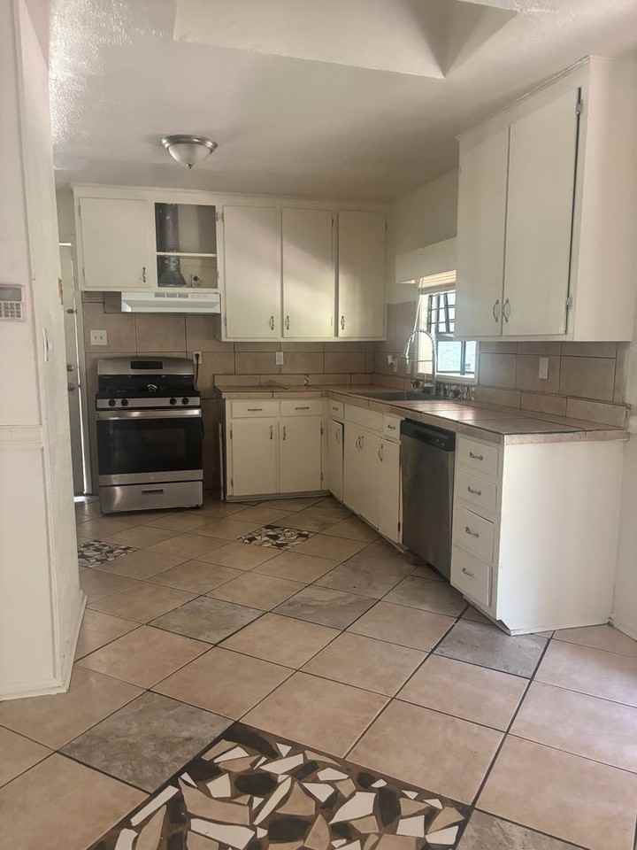 2740 Teresa Dr - Photo 4 of 14