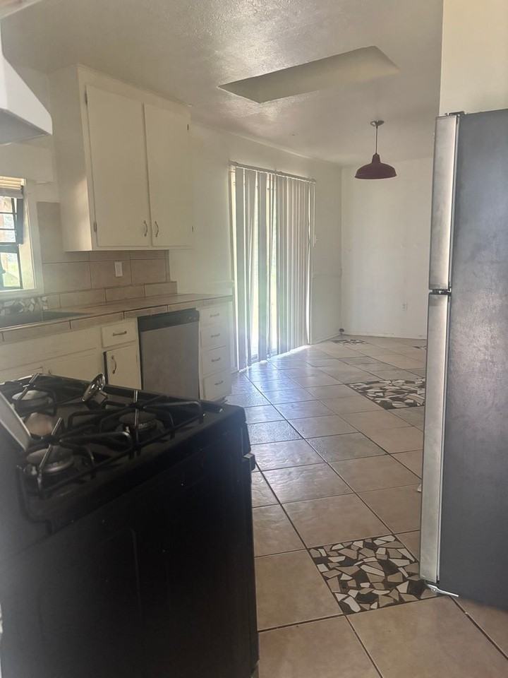 2740 Teresa Dr - Photo 6 of 14