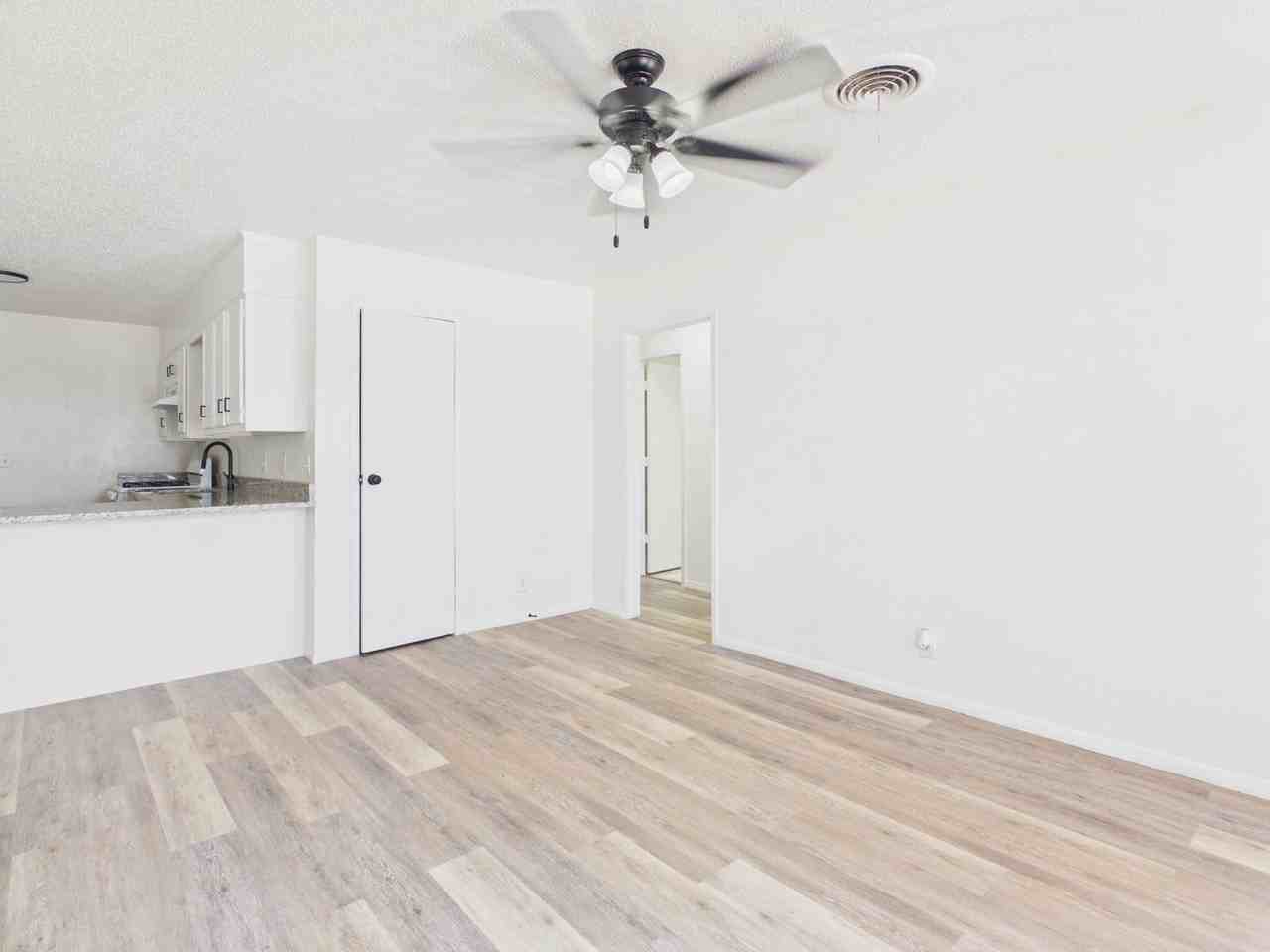 1927 Howard Dr - Photo 3 of 19