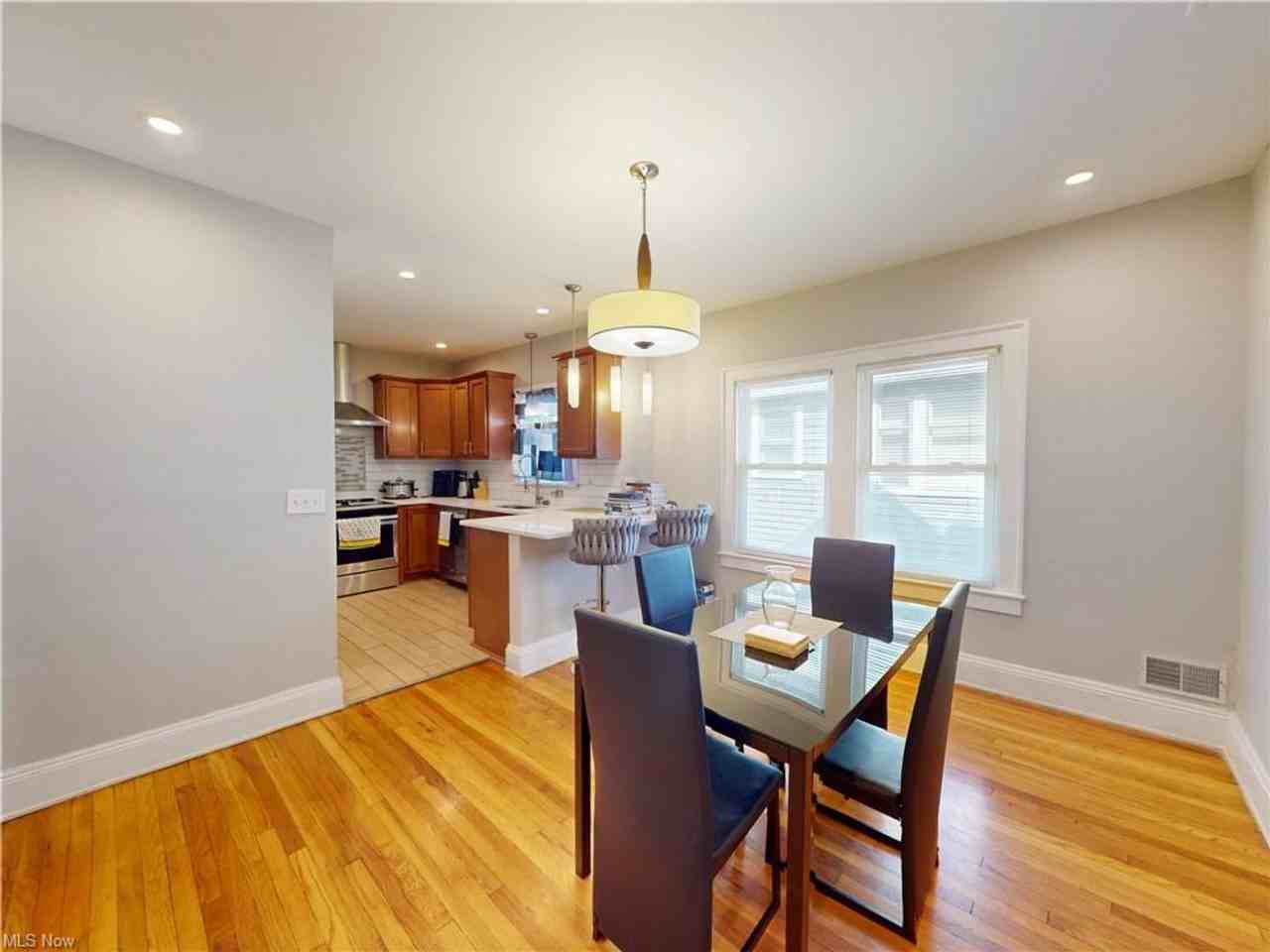 3423 Beechwood Ave - Photo 5 of 11