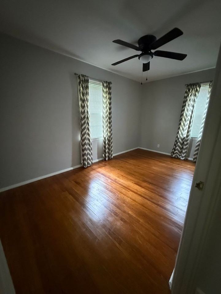 3300 W Devon Rd - Photo 4 of 8