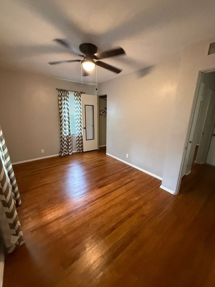 3300 W Devon Rd - Photo 6 of 8