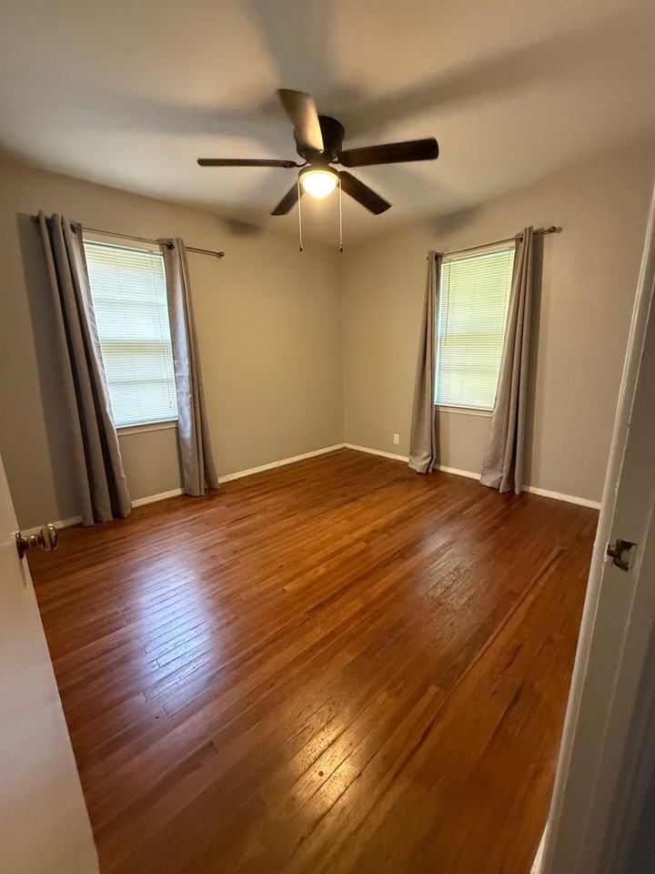 3300 W Devon Rd - Photo 7 of 8