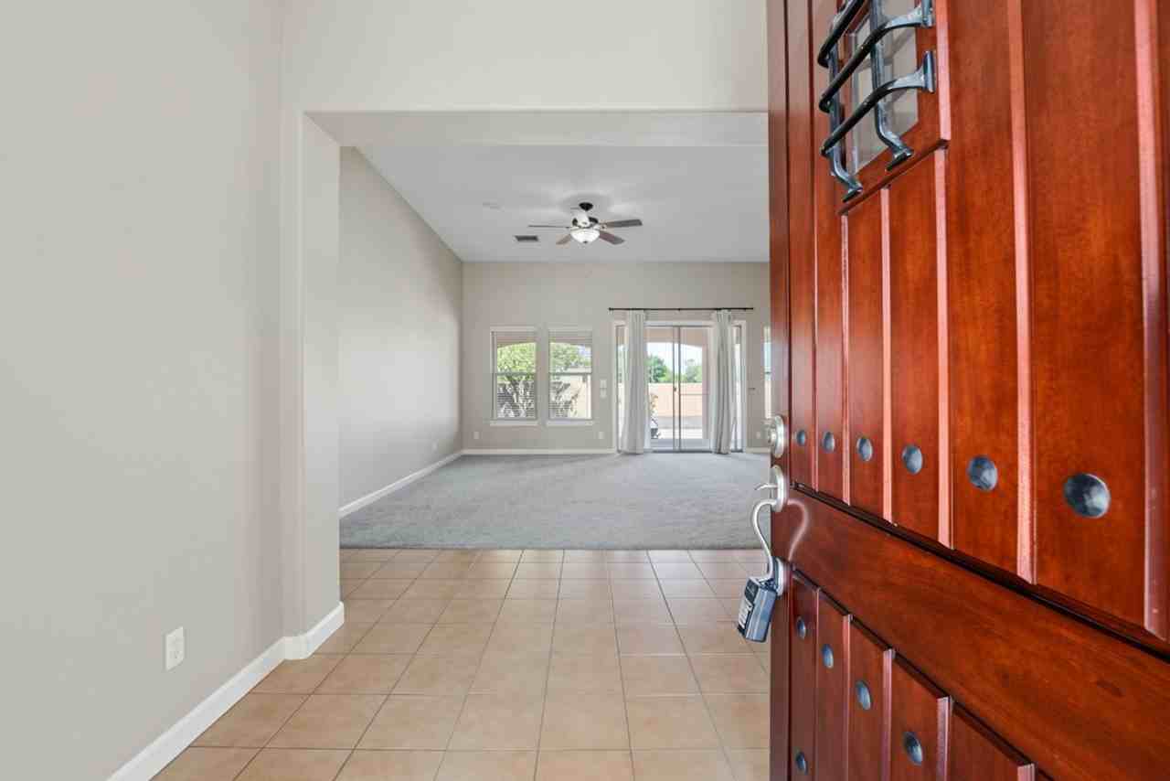 7813 S 31st Ter - Photo 4 of 50