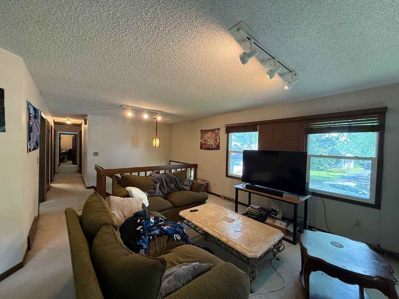 21 Highland Dr - Photo 3 of 19