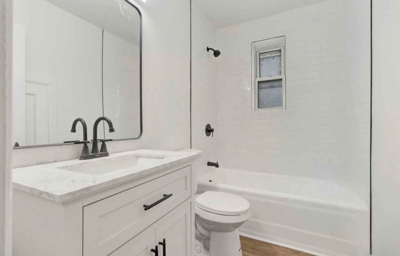 3956 Hazel - Photo 2 of 12