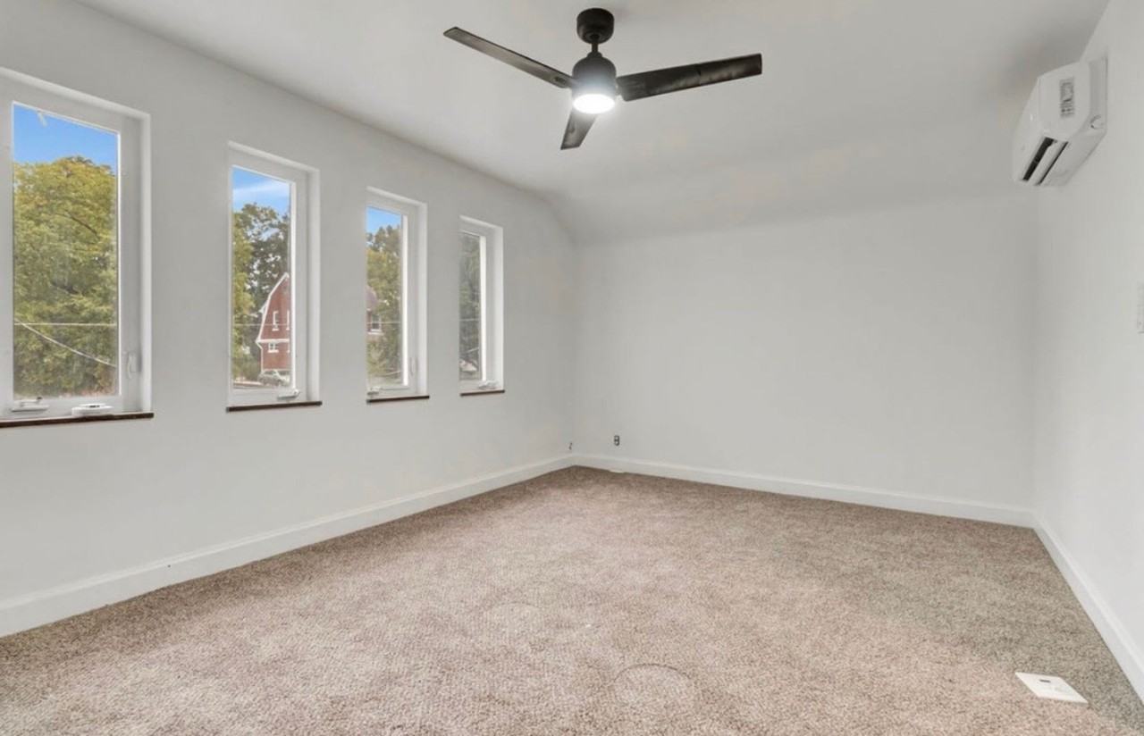 3956 Hazel - Photo 4 of 12