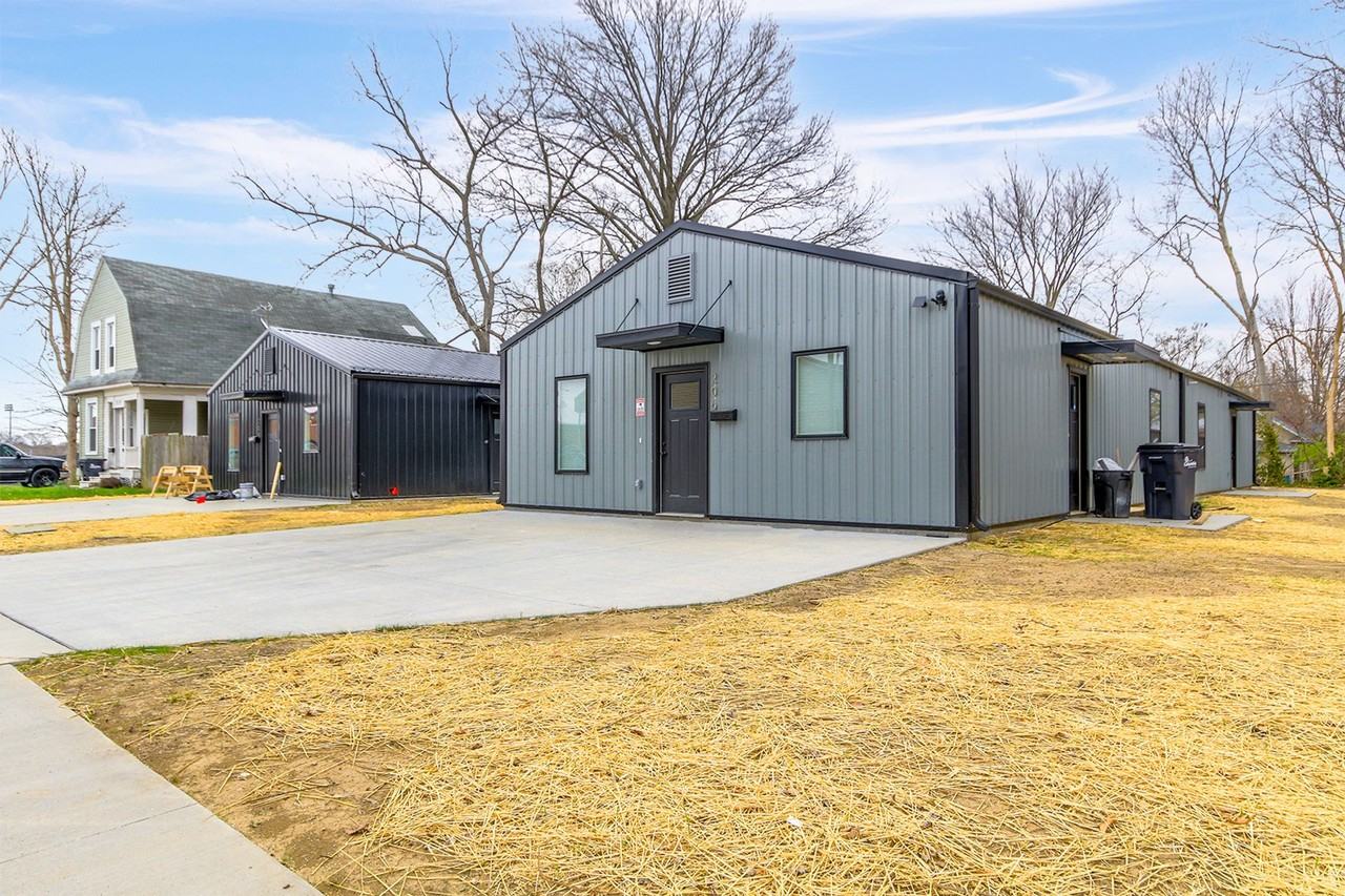 204 3rd Ave - Photo 3 of 43