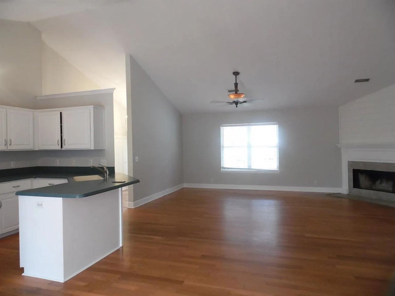 147 Royal Dr - Photo 6 of 18