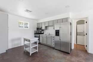 1226 E Elm St - Photo 1 of 1
