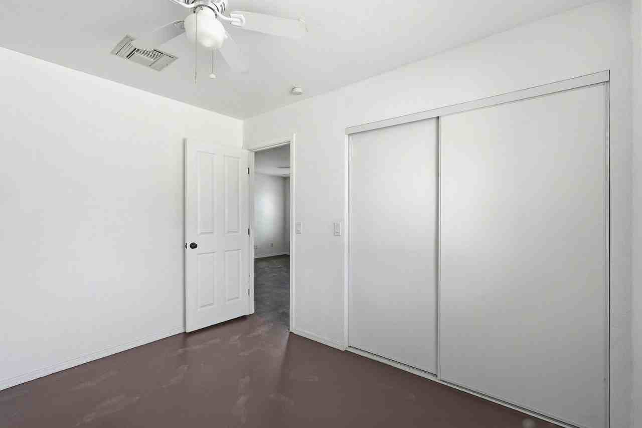 1226 E Elm St - Photo 6 of 23