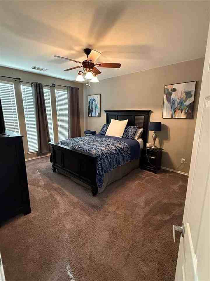 9524 Navarro St - Photo 2 of 15