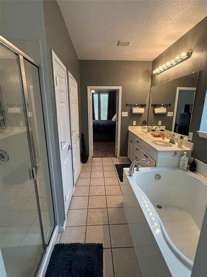 9524 Navarro St - Photo 6 of 15