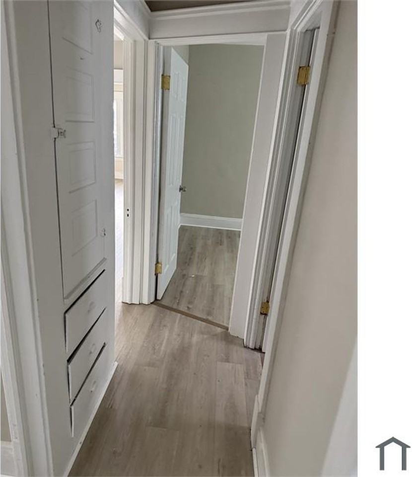11903 Fairport Ave - Photo 2 of 24
