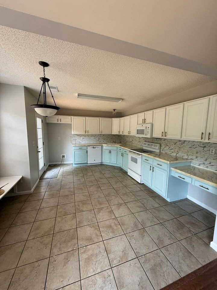 604 Gibson Forest Dr - Photo 2 of 17