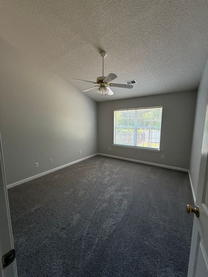 604 Gibson Forest Dr - Photo 4 of 17