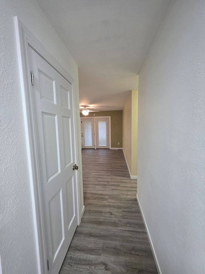 2318 Hackberry Ct - Photo 7 of 13