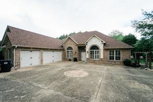 featured image of 2 Alabanza Ln