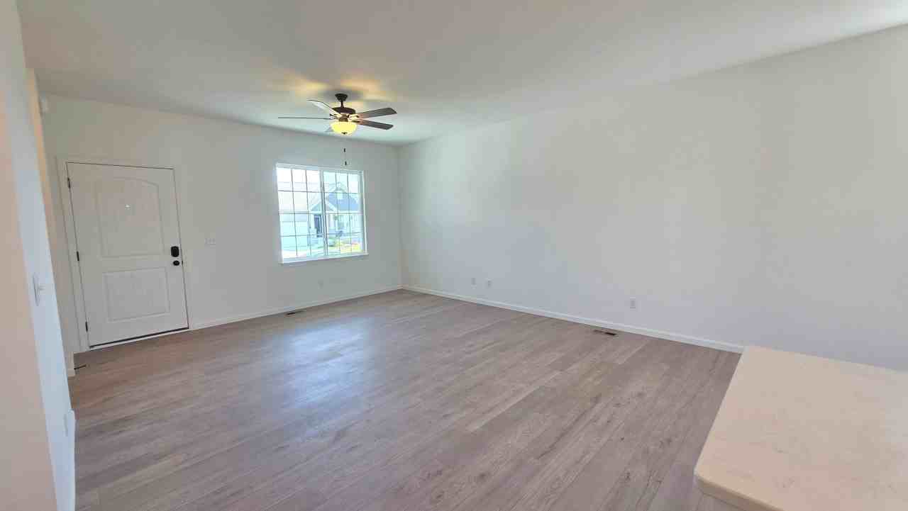 27010 E Dogwood Ln - Photo 5 of 29