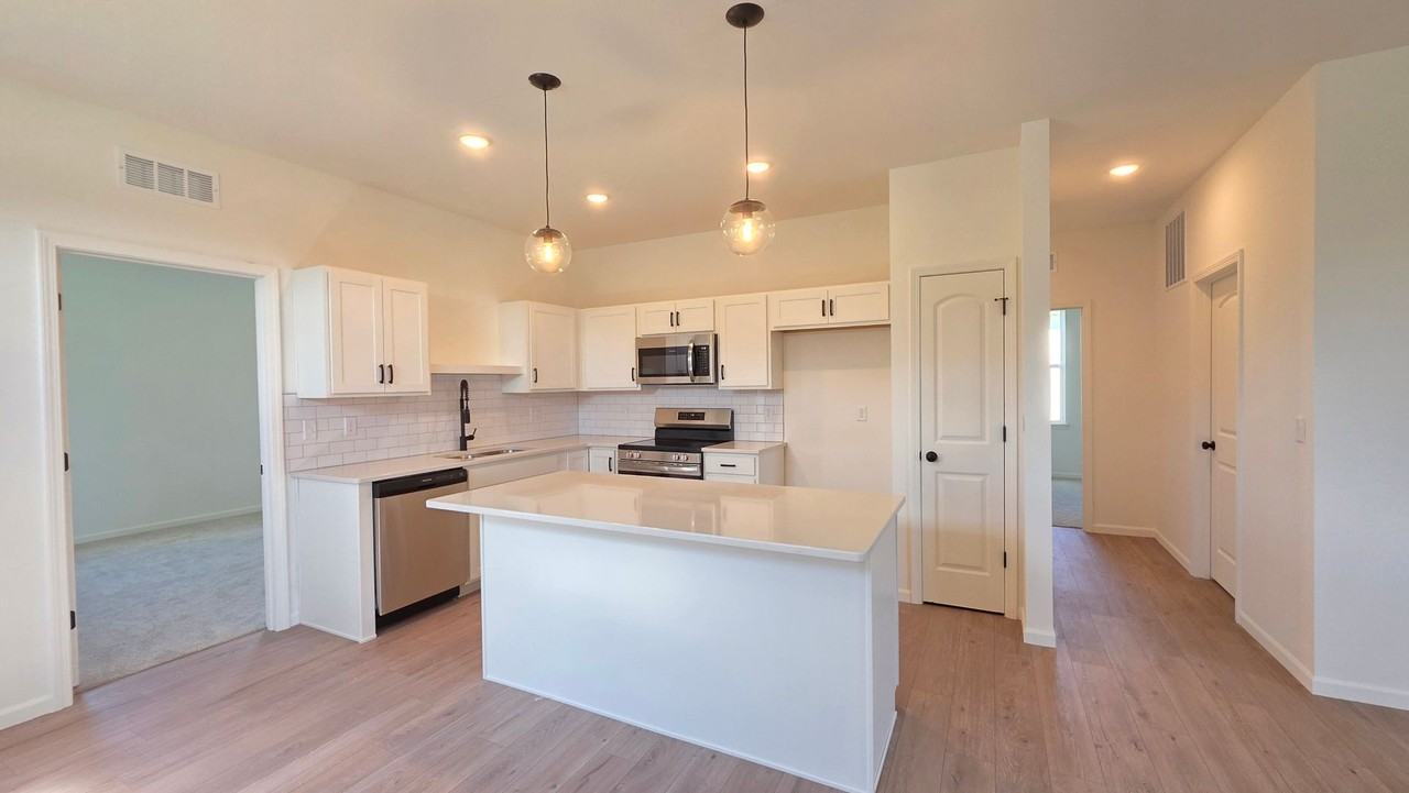 27010 E Dogwood Ln - Photo 7 of 29