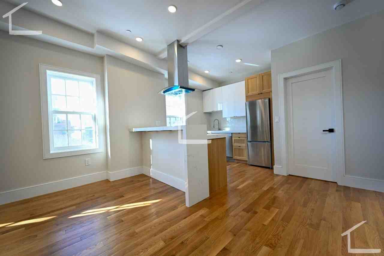 22 Winchester St - Photo 2 of 21