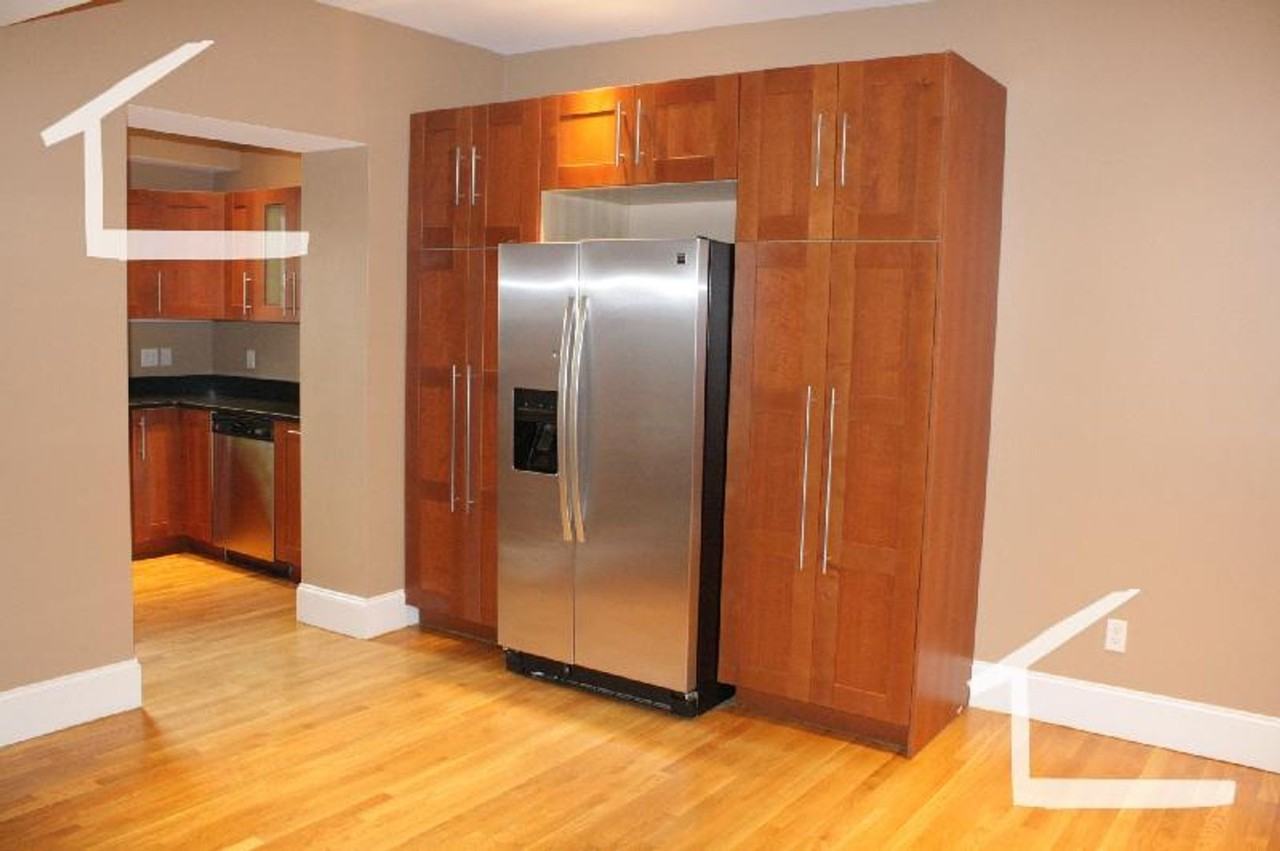 1582 Beacon St - Photo 6 of 12