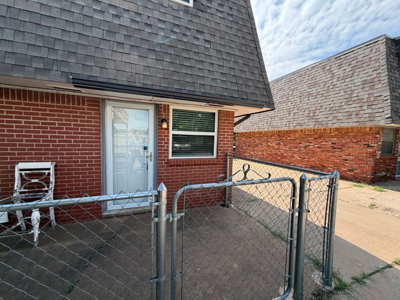 2614 Elwood Dr - Photo 3 of 30