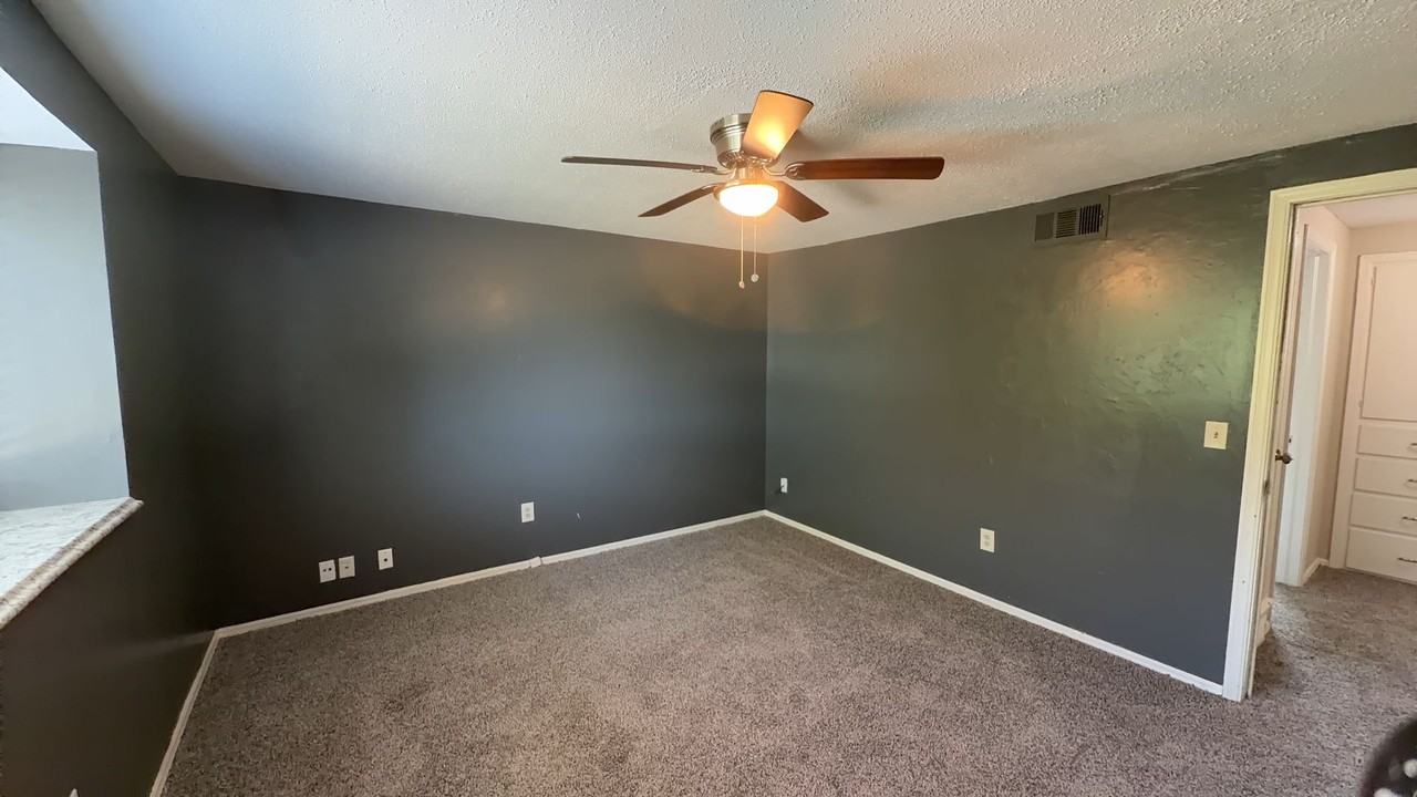 2614 Elwood Dr - Photo 7 of 30