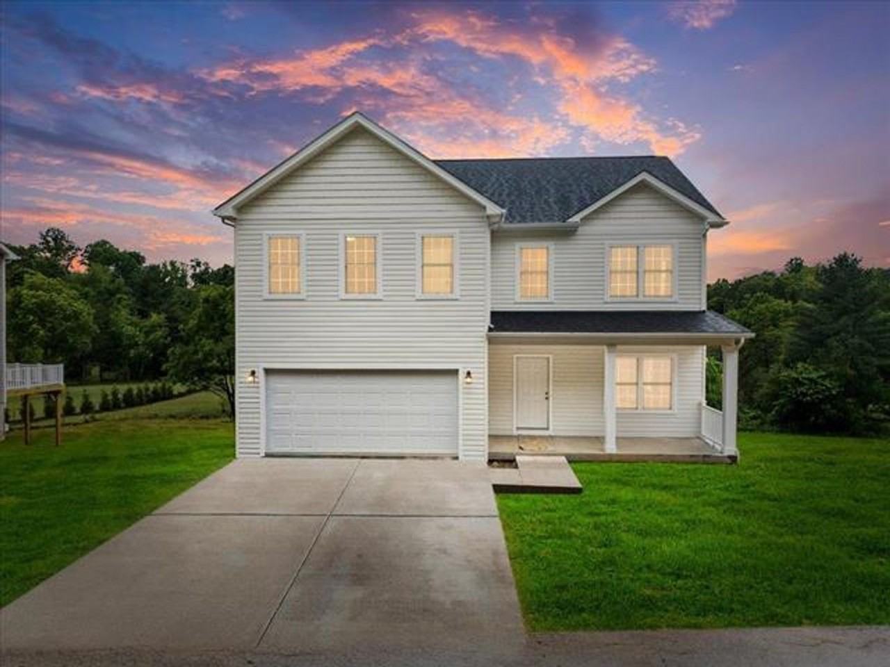 224 Bishop Rd - Photo 2 of 12