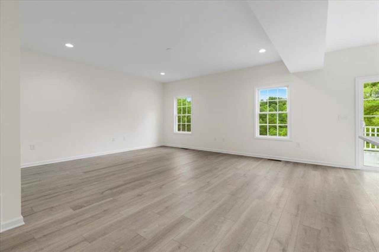 224 Bishop Rd - Photo 3 of 12