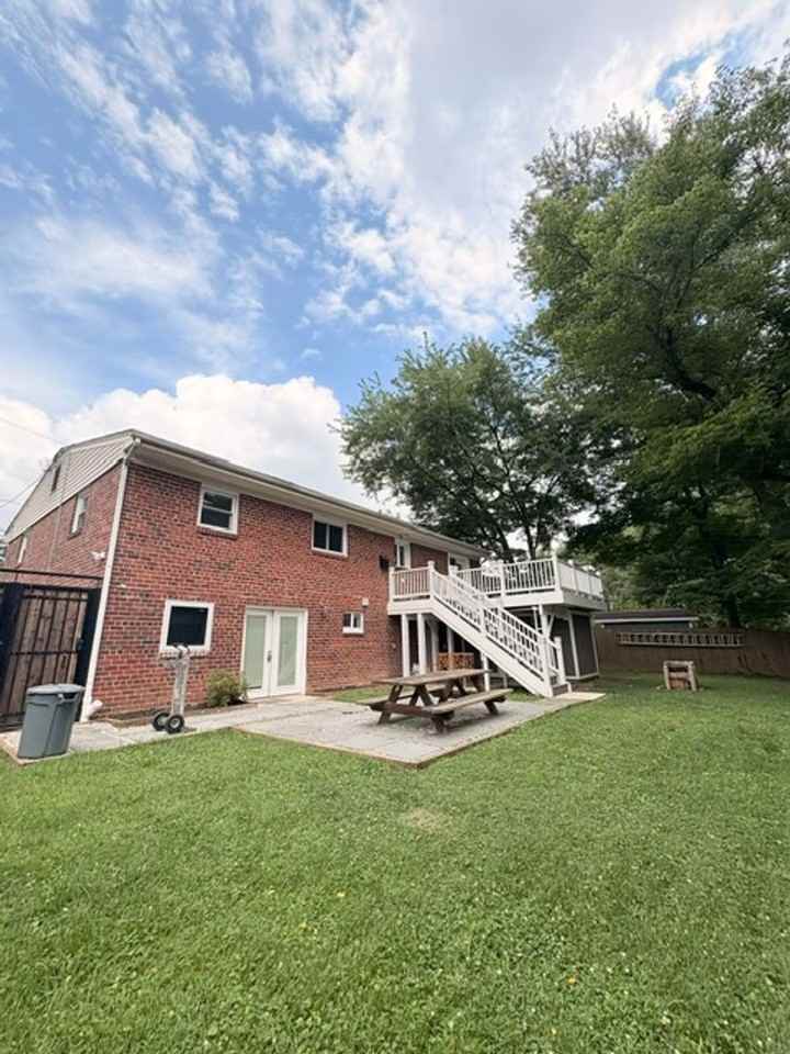 9714 Admiralty Dr - Photo 6 of 43