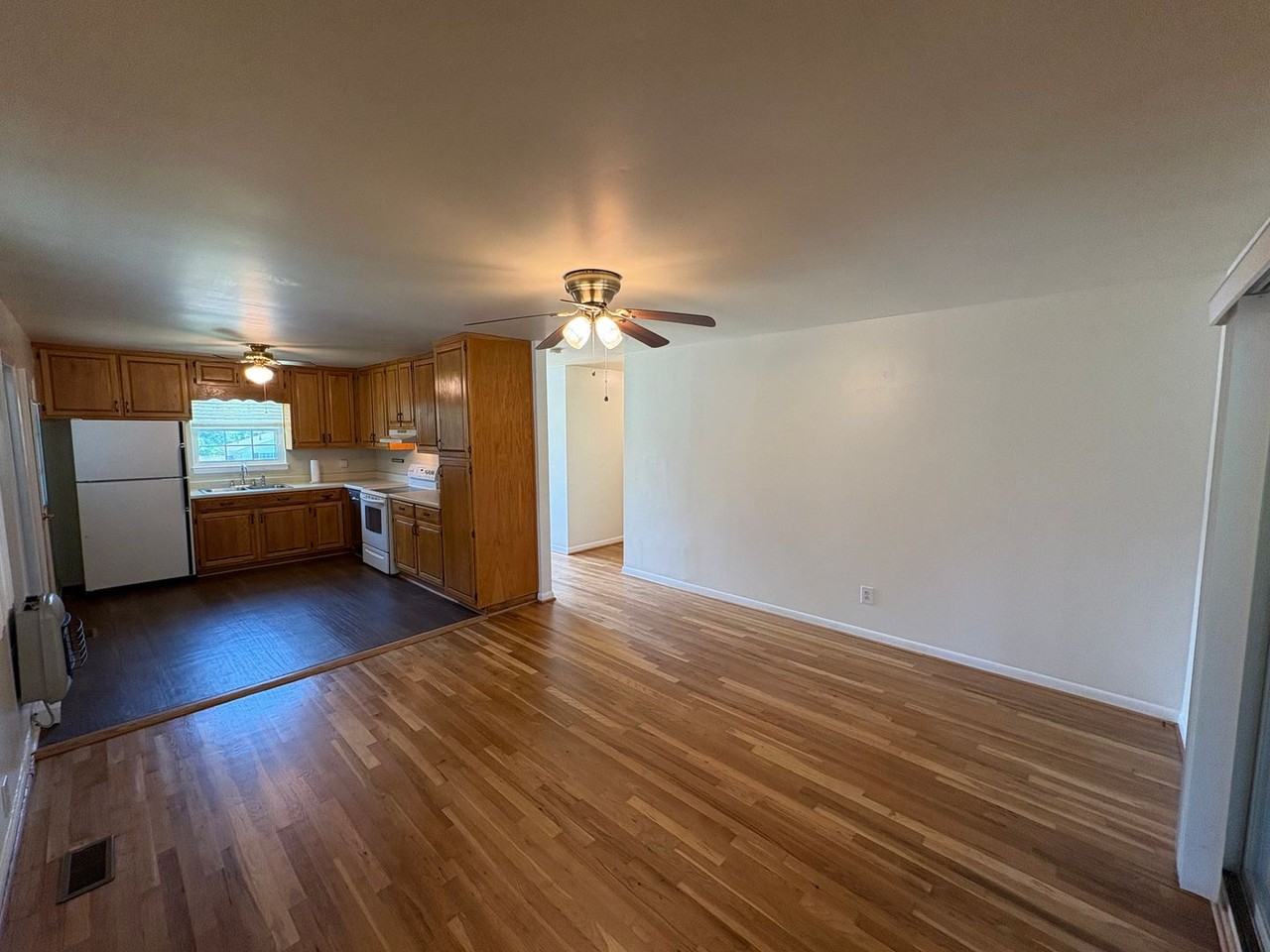 7326 President St - Photo 4 of 22