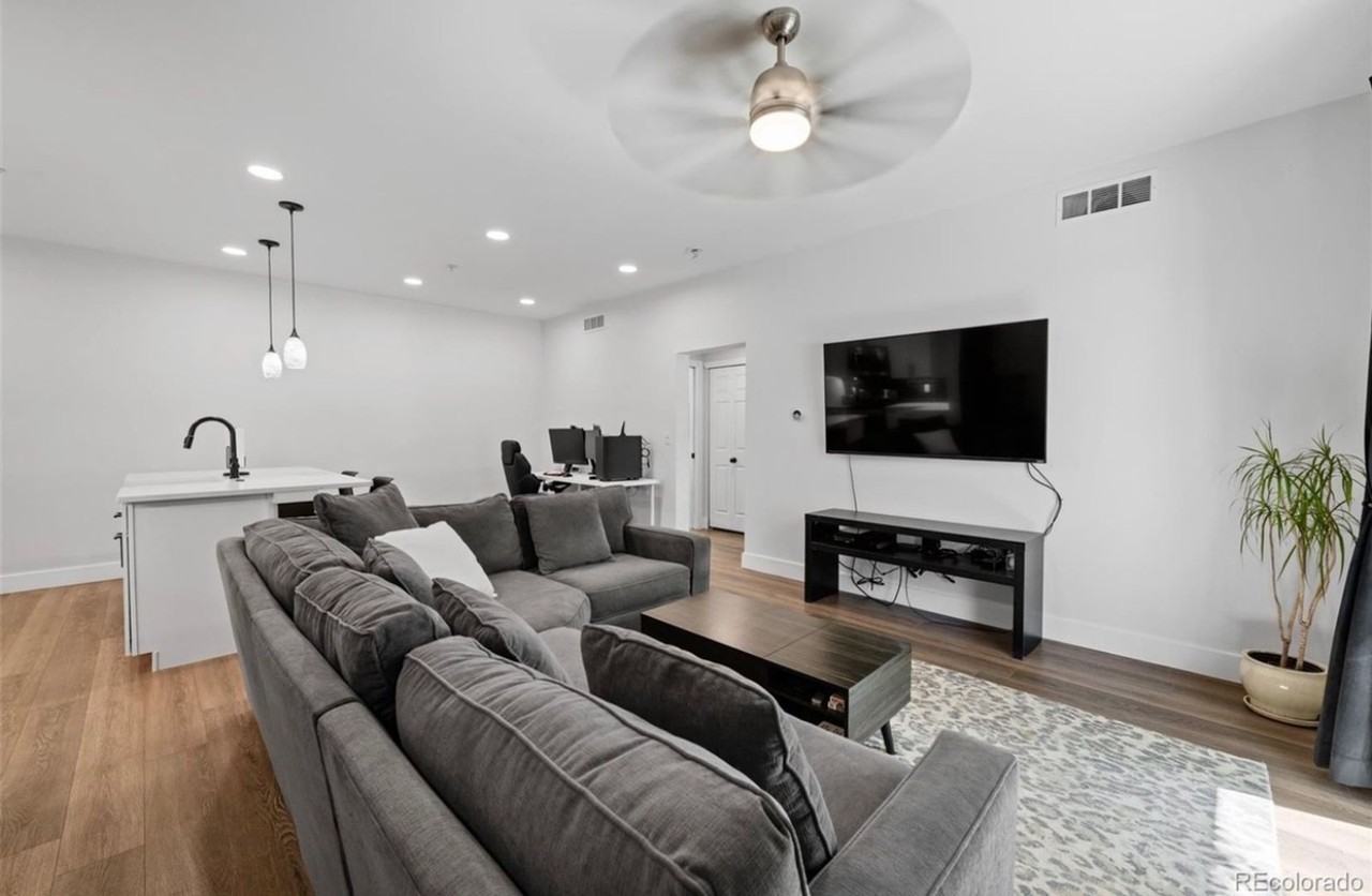 2051 Enterprise St - Photo 5 of 15