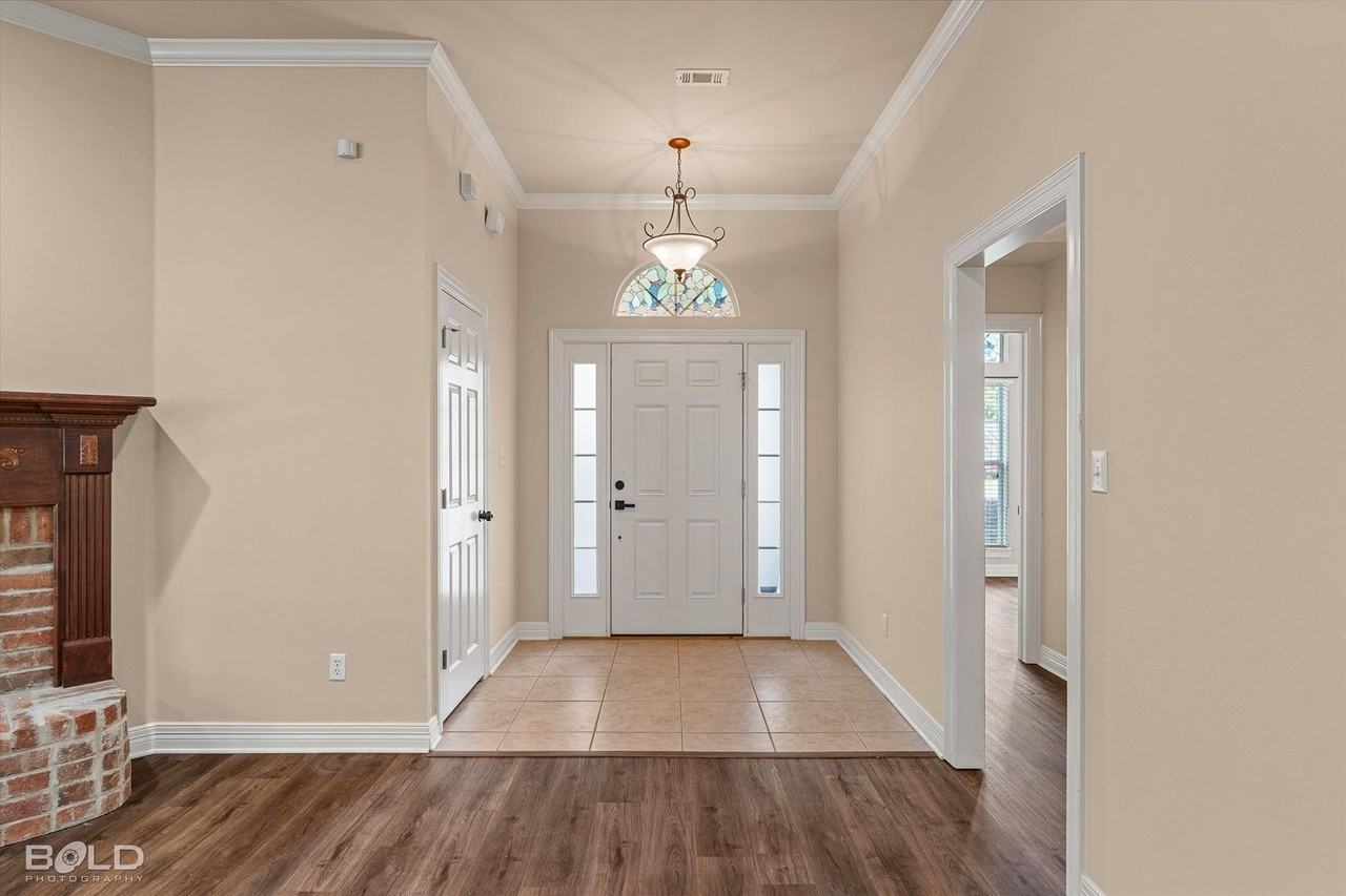 126 Satinwood Cir - Photo 3 of 20