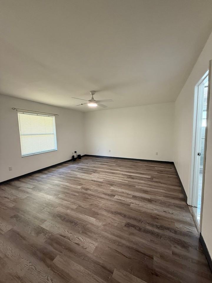 14040 Sw 33rd Court Rd - Photo 4 of 11