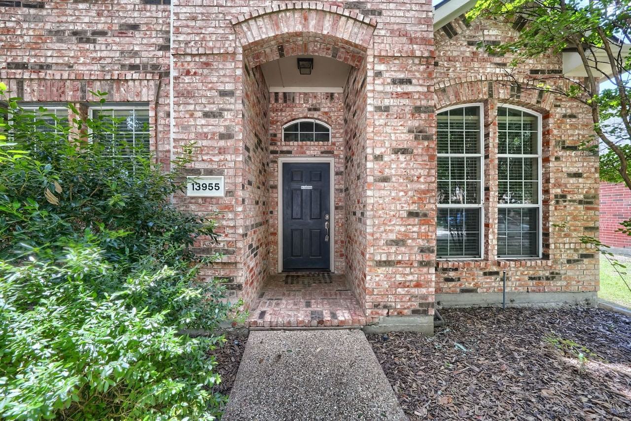 13955 Mill Town Dr - Photo 3 of 34