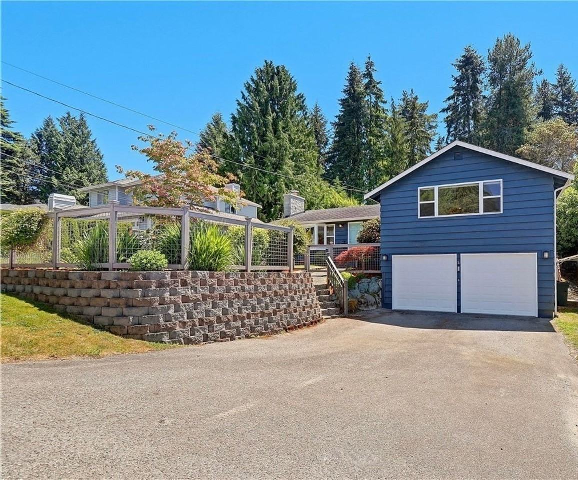 9216 224th St Sw - Photo 3 of 32