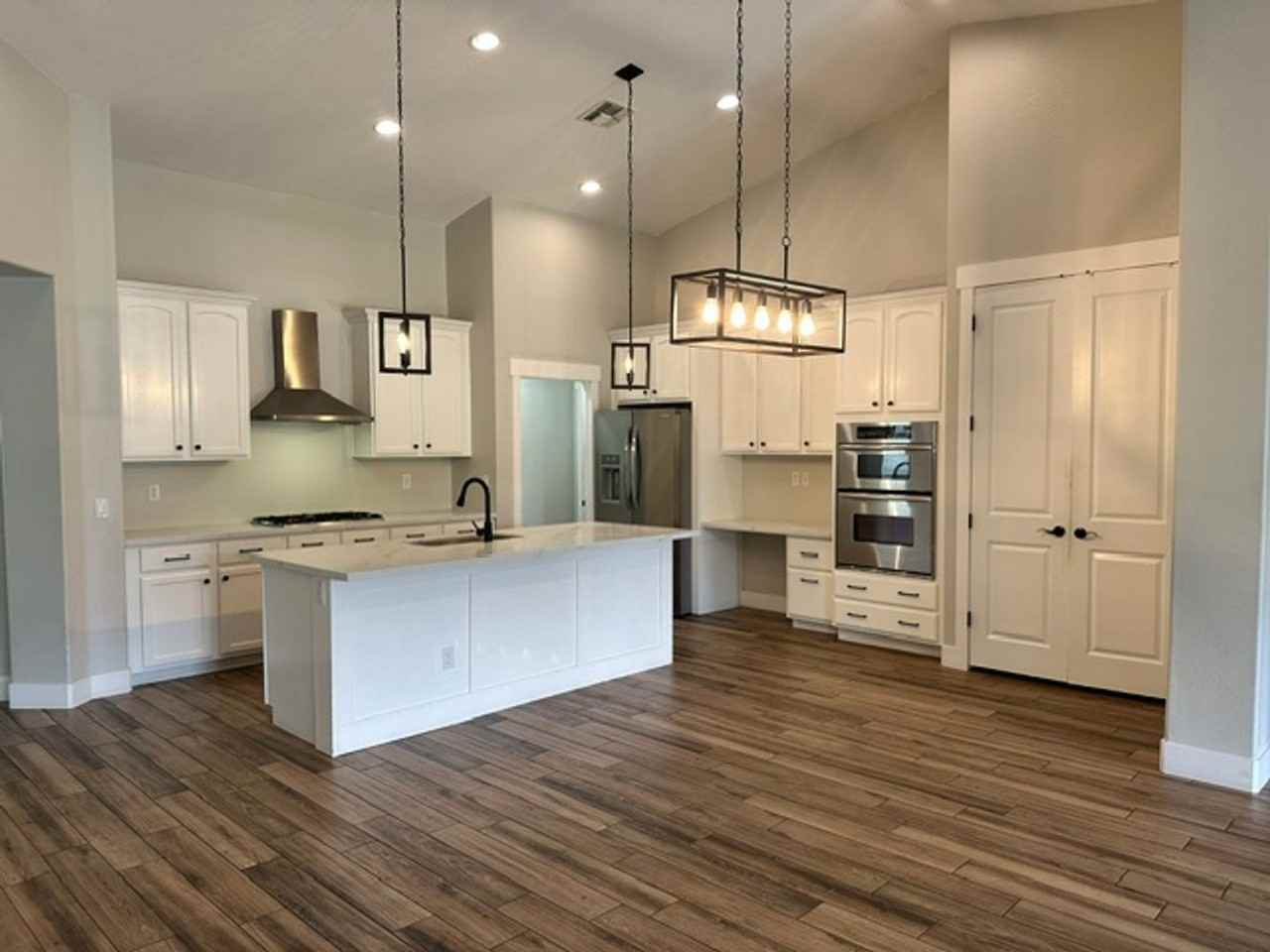 18839 18839 E Canary Way Queen Creek 85142 - Photo 2 of 22