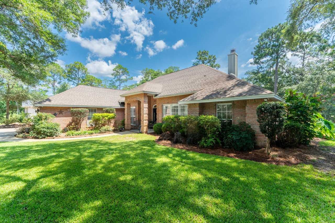 1626 Oakmont Cir - Photo 4 of 50